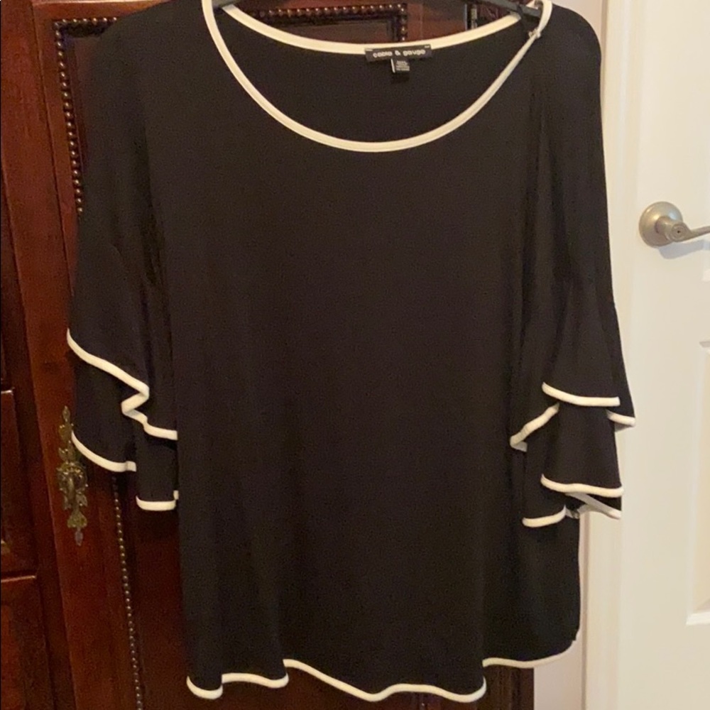 Blouse with white trim